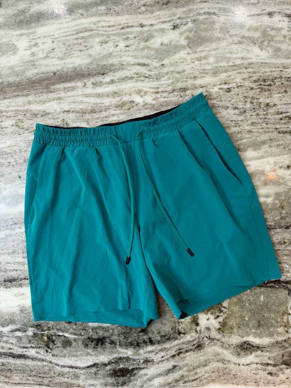 Men’s Lululemon Teal Athletic Shorts with Drawstring “Channel Cross Short”